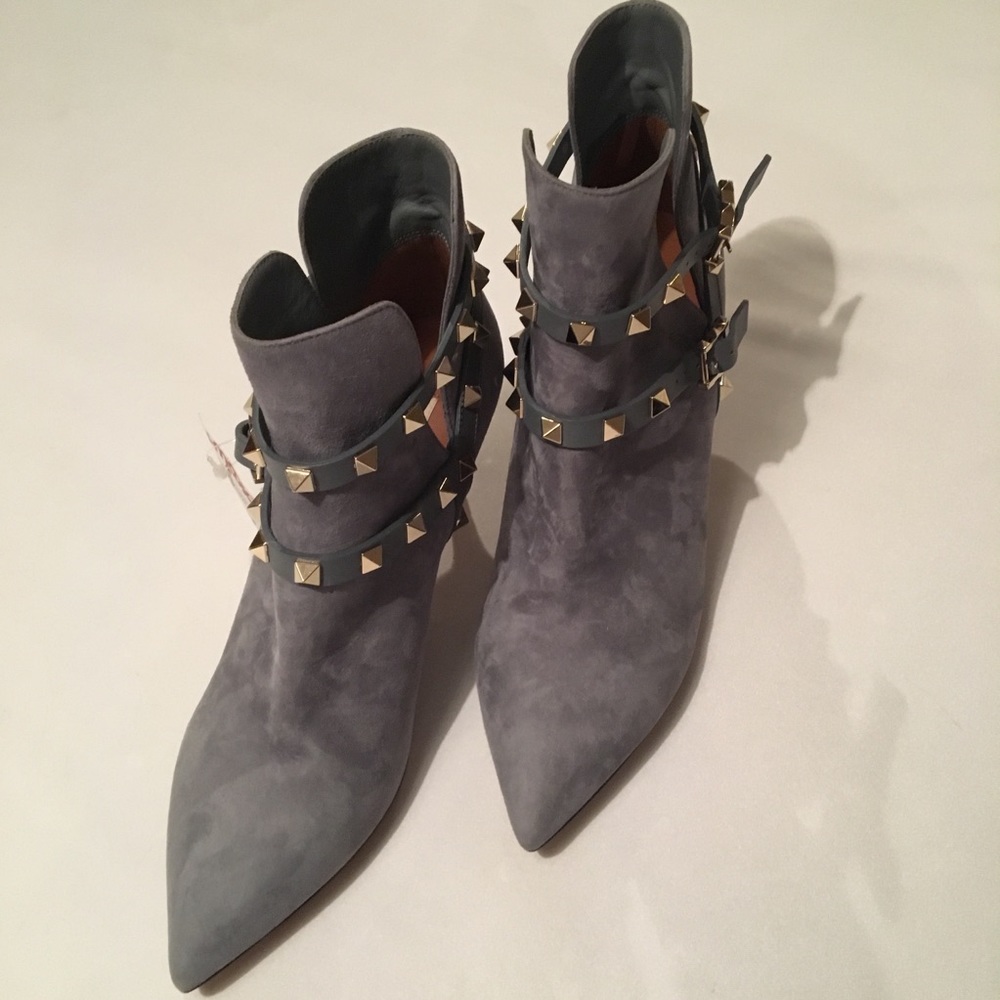 ⚫️Sold⚫️ Valentino Rockstud Suede Booties - Picture 3 of 5
